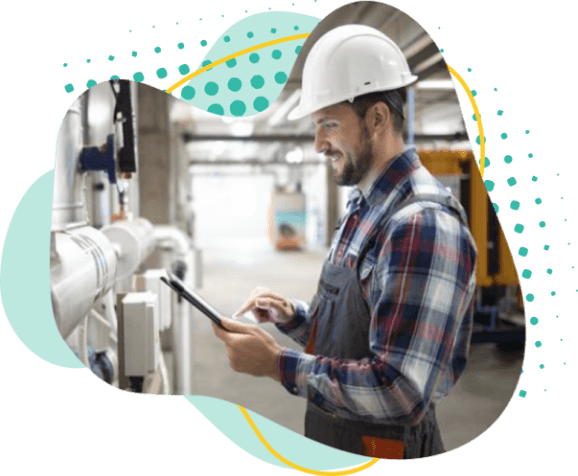 Técnico usando la app móvil de Treyder